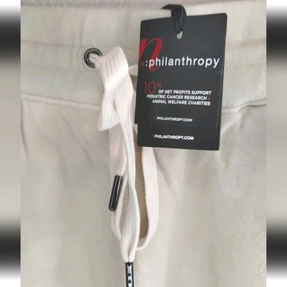 n: Philanthropy NEW Athletic Distressed Pocketed Fleece Shorts Vintage Bone S - Picture 14 of 16